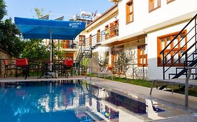 Pera House Kaleiçi Suit&Family Apartments
